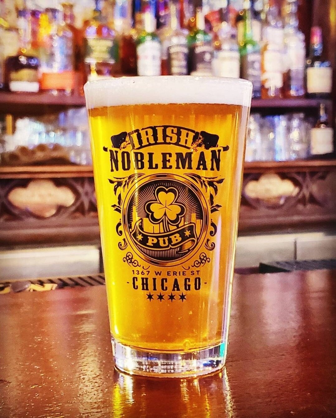 Irish Nobleman Pub Chicago Skyline Pint Glass (Beer Glass) with Shamrock